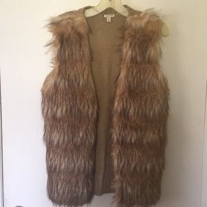 Faux fur Eyeshadow vest